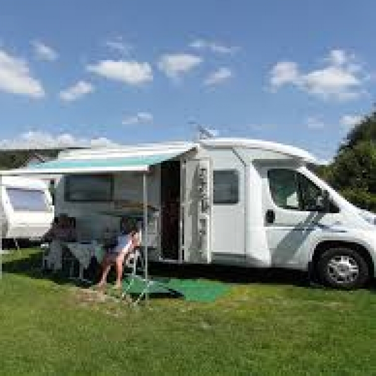 Mooie terras camping met spectaculair uitzicht